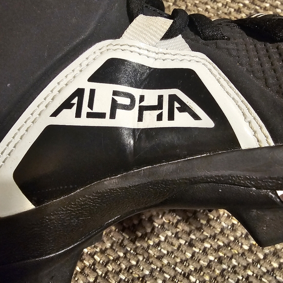 Nike alpha cleats size 4y - Picture 8 of 9